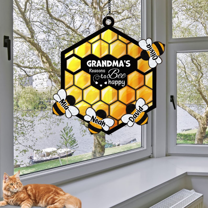 Grandma’S Reason To Be Happy – Gift For Mom, Grandma – Personalized Window Hanging Suncatcher Ornament